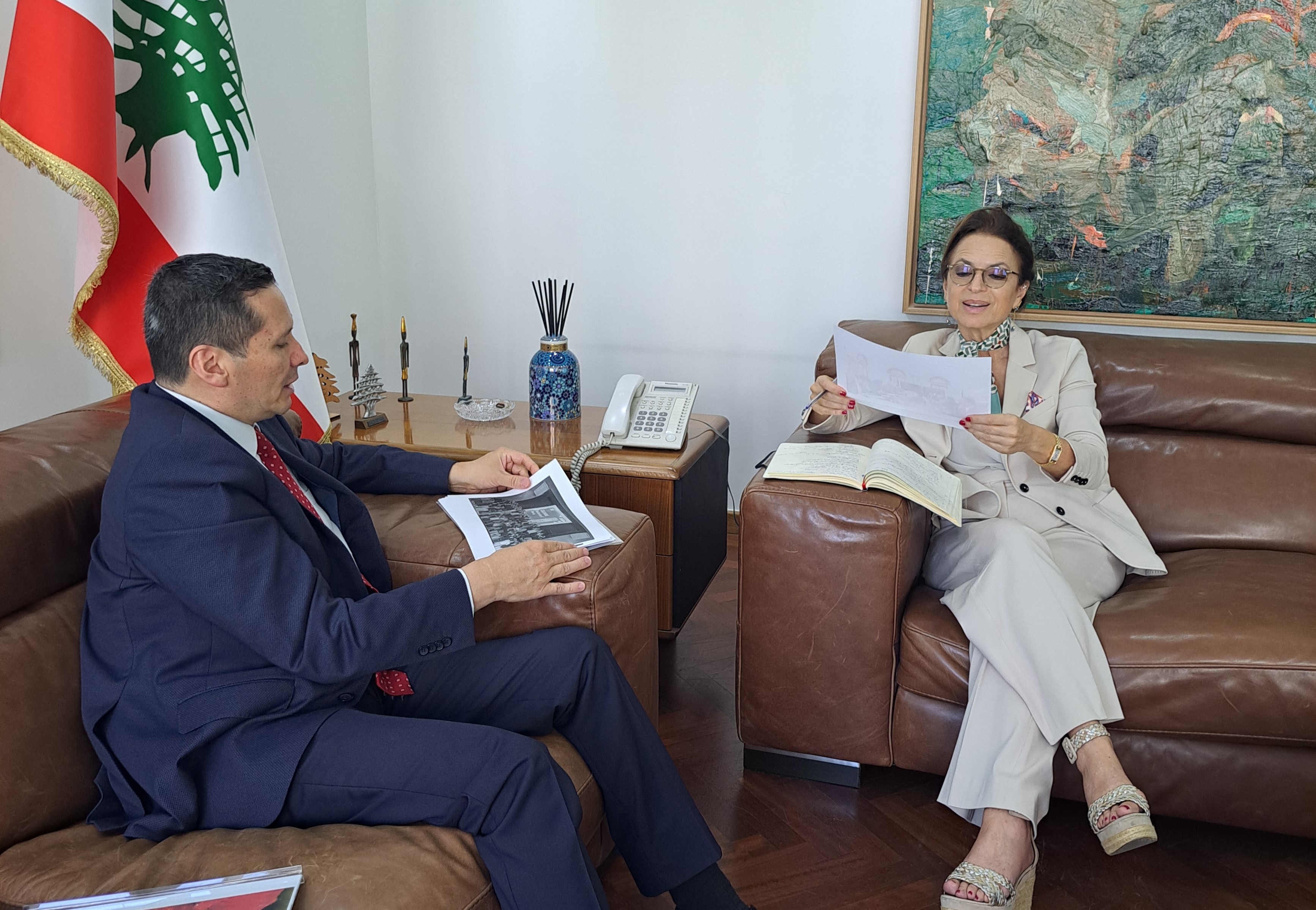 Embajador Edwin Ostos Alfonso promueve a Colombia como destino turístico ante la Ministra de Turismo del Líbano