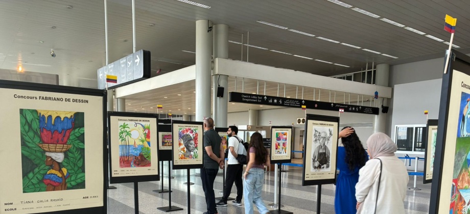 Exhibición en el Aeropuerto Internacional Rafic Hariri de Beirut con pinturas inspiradas en Colombia el país de la belleza, realizadas por niñas, niños y adolescentes libaneses